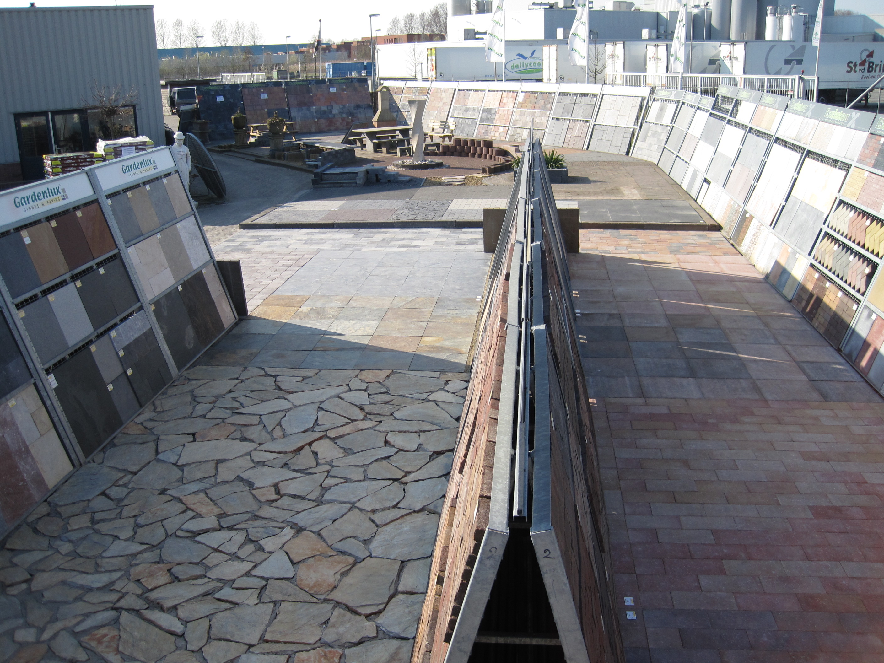 Sierbestrating showtuin ZAM Sierbestrating Tuinhout & Hoveniers